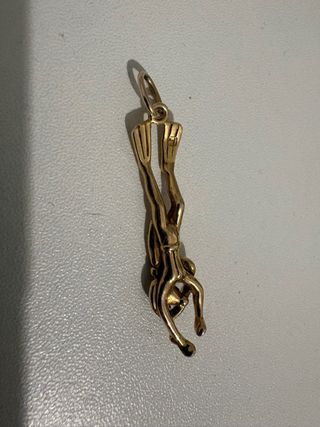 Colgante buceador dorado