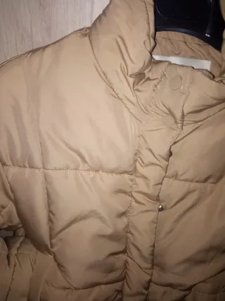 Cazadora acolchada beige