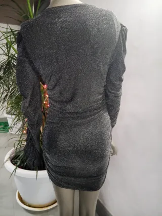 Vestido fiesta plateado brillante