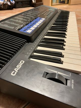 Teclado Casio ToneBank CT-670