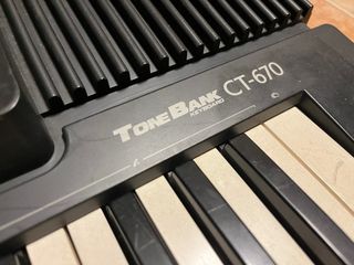 Teclado Casio ToneBank CT-670