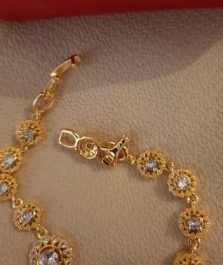 Pulsera chapada en oro con circonitas