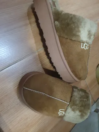 Zapatos UGG Beige y Marrón