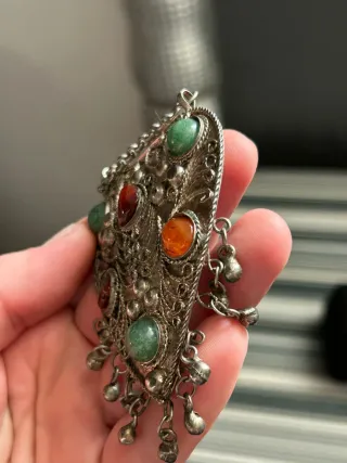 Collar con colgante corazon con piedras baño plata