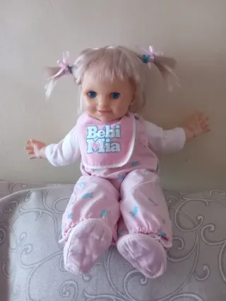 Bambola interattiva vintage