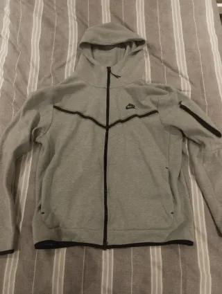 Nike Tech Fleece Gris Auténtico