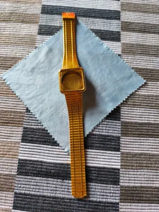 Cinturino dorato per orologio da donna