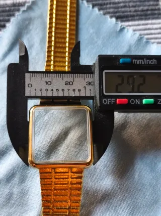 Cinturino dorato per orologio da donna