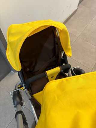 Carrito de juguete gemelar amarillo