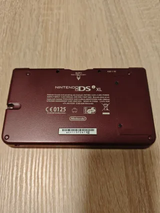 Nintendo DSi XL Cereza