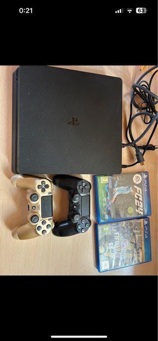 PS4 Slim 1TB + 2 Controller (Nero e Dorato)