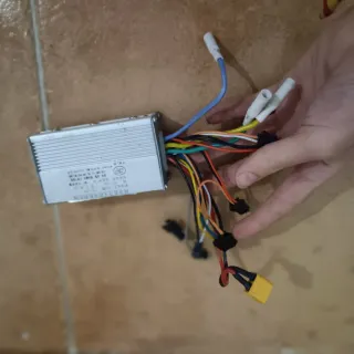 Controladora de motor para patinete eléctrico