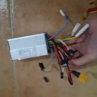 Controladora de motor para patinete eléctrico