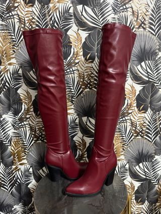 Stivali alti bordeaux