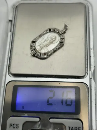 Colgante platino oro 18k  Virgen Niña