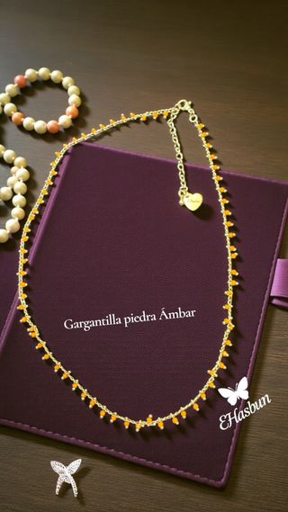 Gargantilla de oro con piedra ámbar
