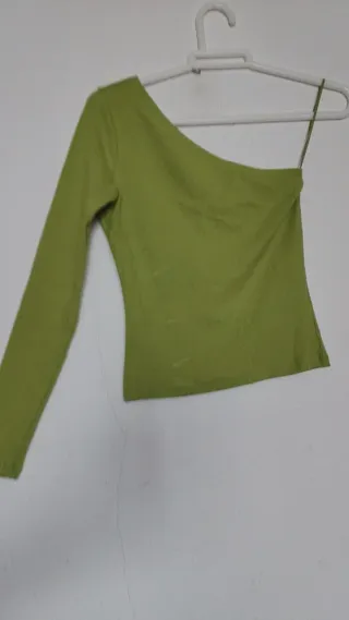 Blusa verde asimétrica talla S y M