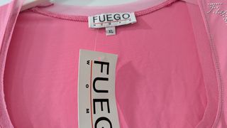 Camiseta Cortefiel beige o Blusa Fuego Rosa