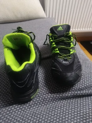 Zapatillas Adidas Negras y Verdes ORIGINALES