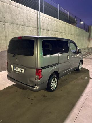 Nissan NV200 2012
