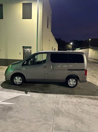 Nissan NV200 2012