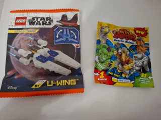 Lego Star Wars U-Wing y sobre Battle Bouncers