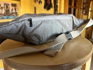 Riñonera Kipling plateada