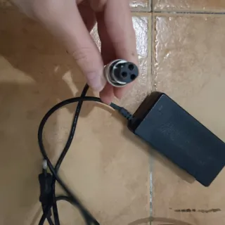 Cargador Patinete Eléctrico