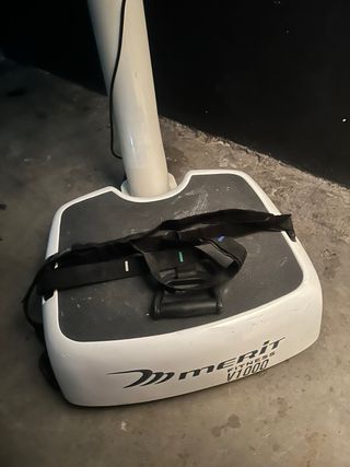 Máquina Vibradora MERIT FITNESS