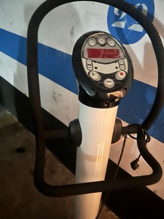 Máquina Vibradora MERIT FITNESS