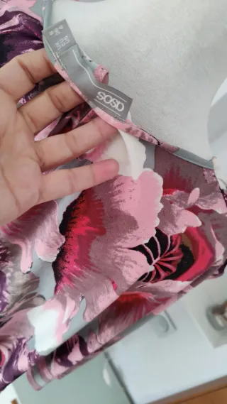 Vestido cut out espalda mangas capa S 36