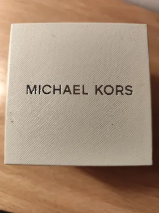 Reloj Michael Kors Correa Marrón y Detalles Dorado