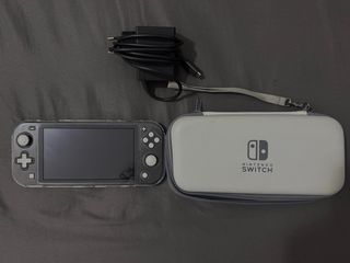 Nintendo Switch Lite Grigio + Custodia e Caricatore