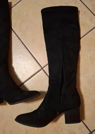 Stivali al ginocchio con borchie