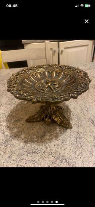 Centro tavola in ottone decorato