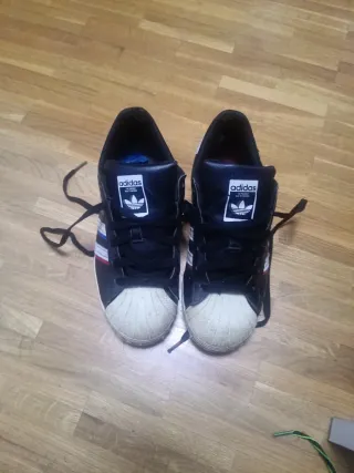 Adidas Superstartalla 38 Nike cortez talla 36,5