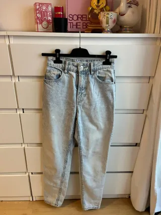 Pantalón vaquero Bershka Olivia T32