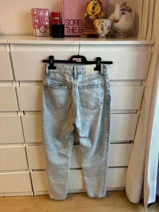Pantalón vaquero Bershka Olivia T32