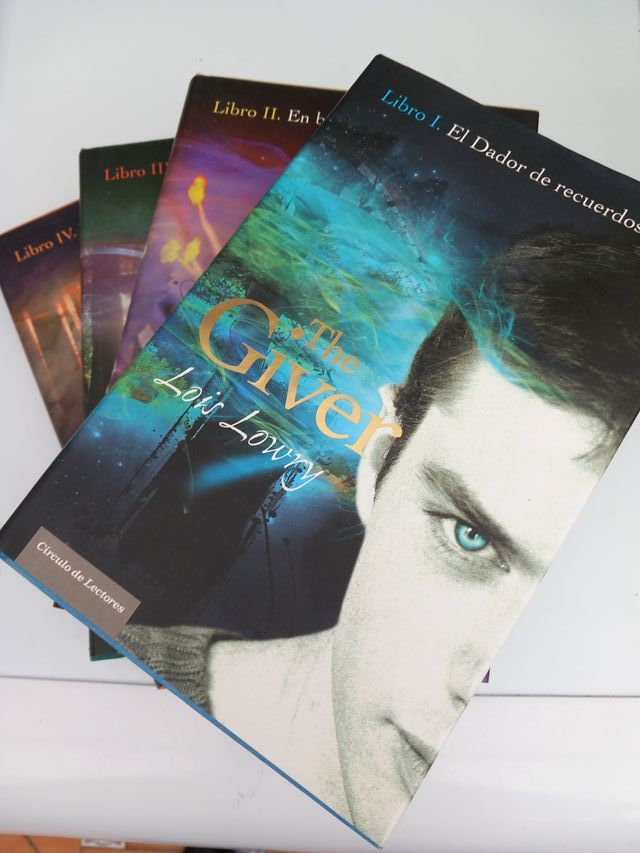 THE GIVER. Lois Lowry. (colección completa. 4l.)