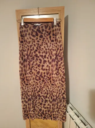 Falda midi Zara leopardo