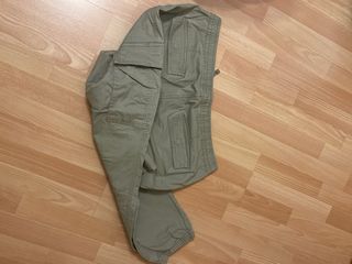 Pantalón cargo elástico verde oliva