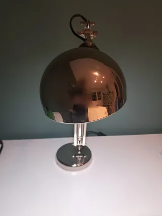 Lámpara de escritorio metálica ajustable