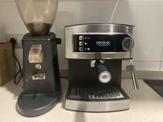 Cafetera y Molinillo Automático Cecotec