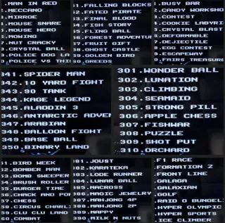 Consola Retro Gris y Blanca con Mandos