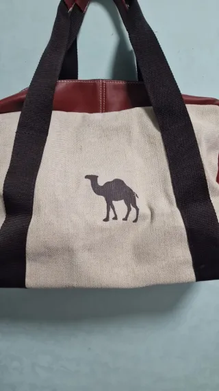 Borsa Camel con stampa cammello