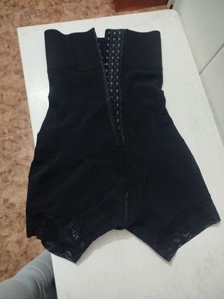 Faja reductora negra con cierre