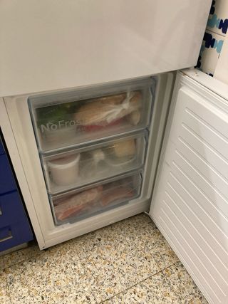 Nevera combi Bosch No Frost blanca Model KNG39VW4A