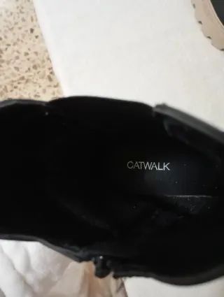 Stivali da donna neri e beige