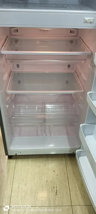 Nevera Combi Gris DAEWOO 170 x 70 x 64 cm