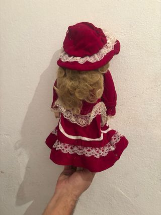 Muñeca porcelana antigua vestido rojo